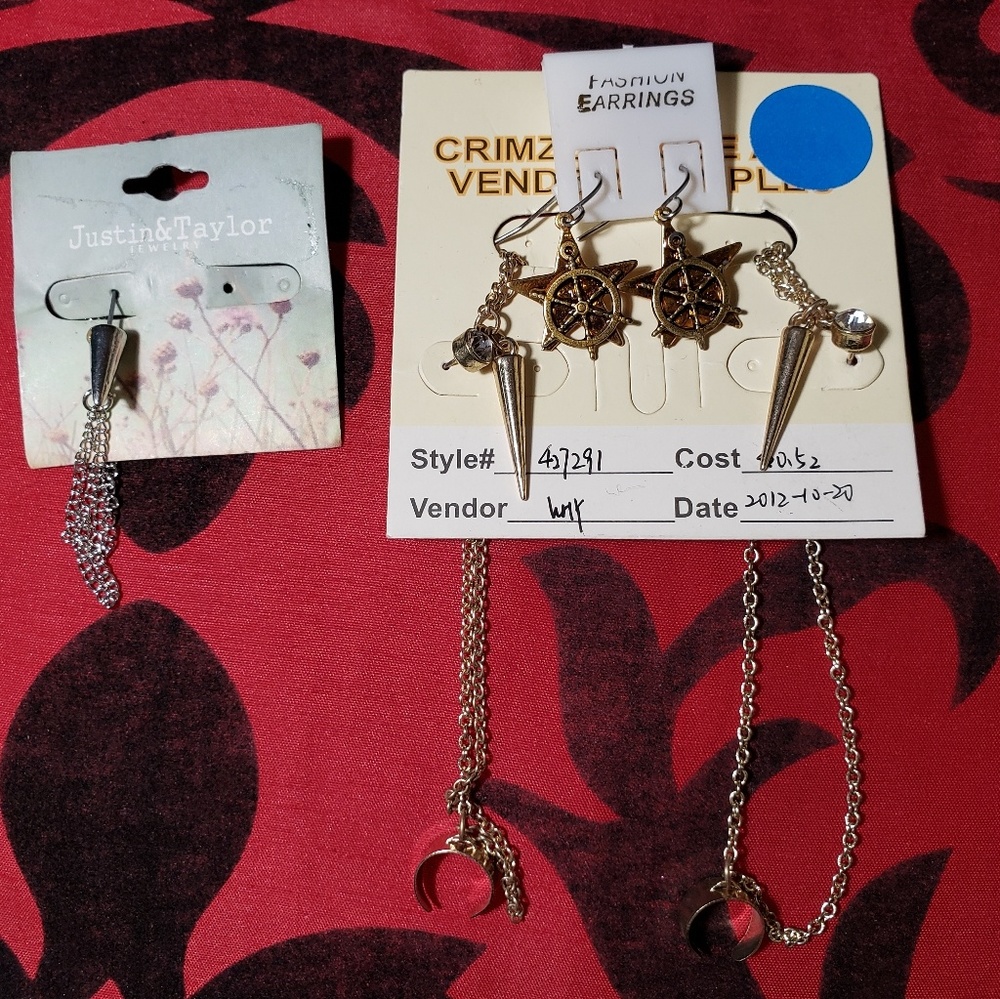 Multiple earrings/3 earrings/ 2 chains 1 sailor